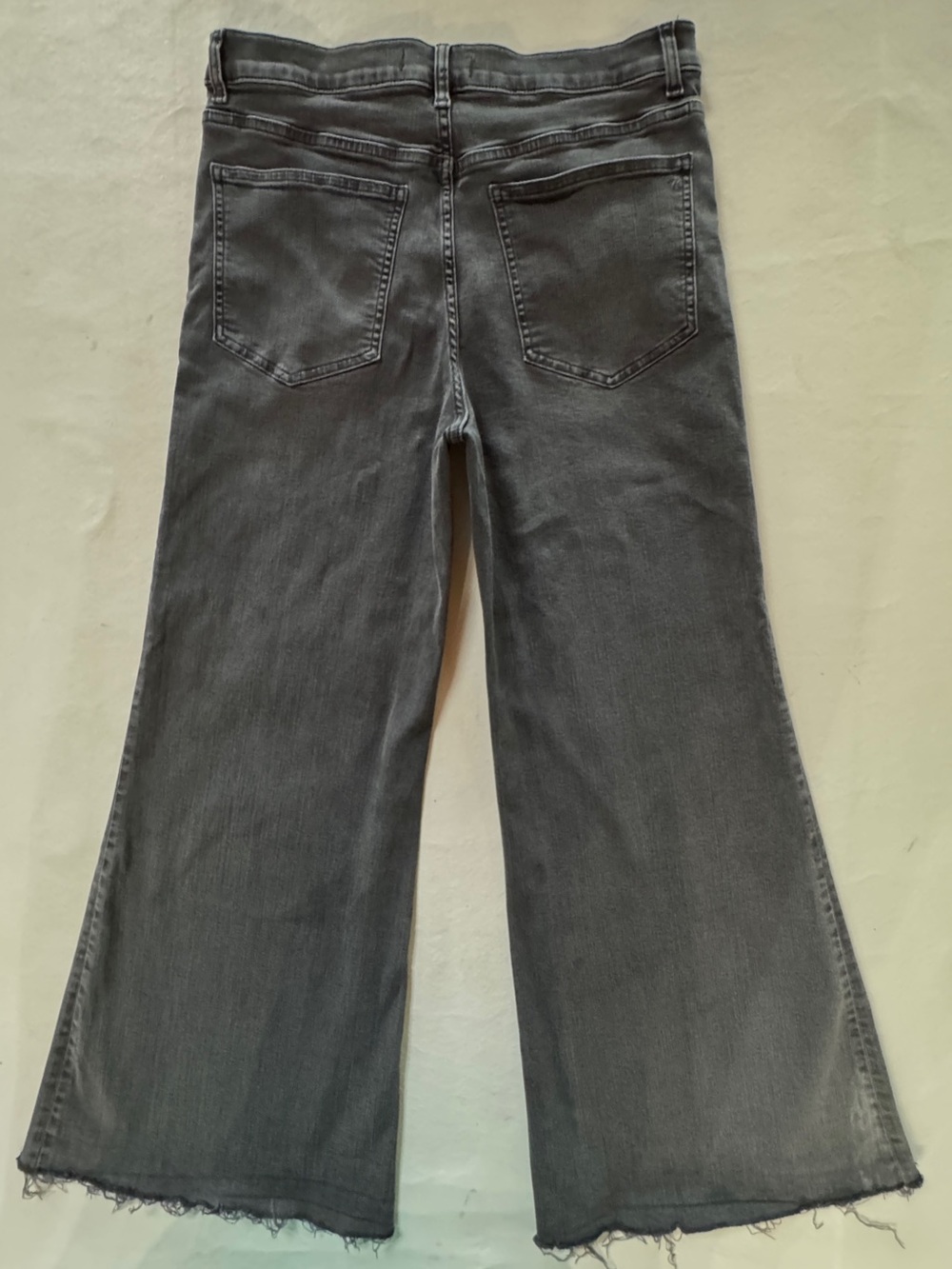 Madewell NT919 Flared Wide-Leg High-Rise Cropped Raw Hem Faded Black (29) - Picture 4 of 16